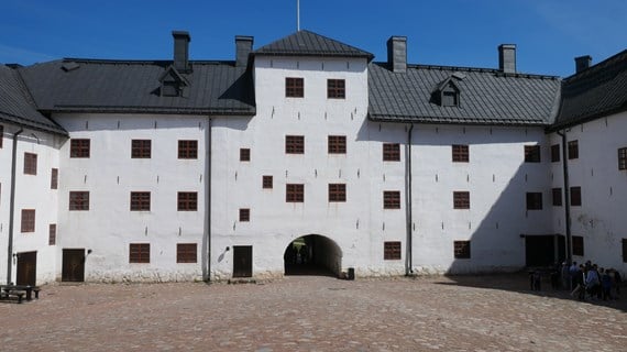 Keskiaikainen Turun linna sai modernin ilmanvaihdon juhlatiloihin