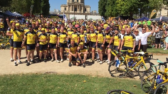 Pyöräilemällä 1 200 kilometriä Pariisiin – hyväntekeväisyyttä syöpäsairaiden lasten puolesta